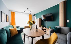 Uroczy Apartament Obok Sky Towera