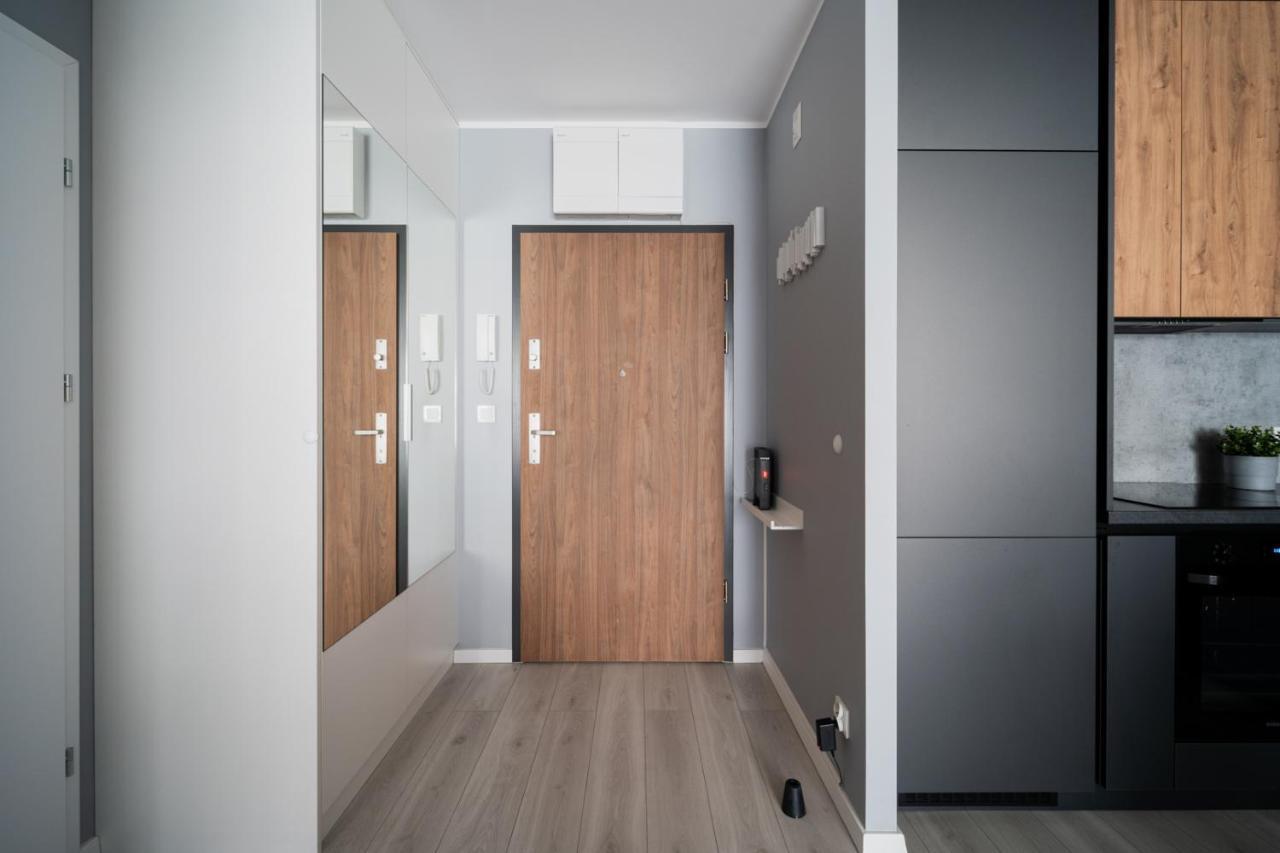 Uroczy Apartament Obok Sky Towera Apartment Wroclaw Exterior photo