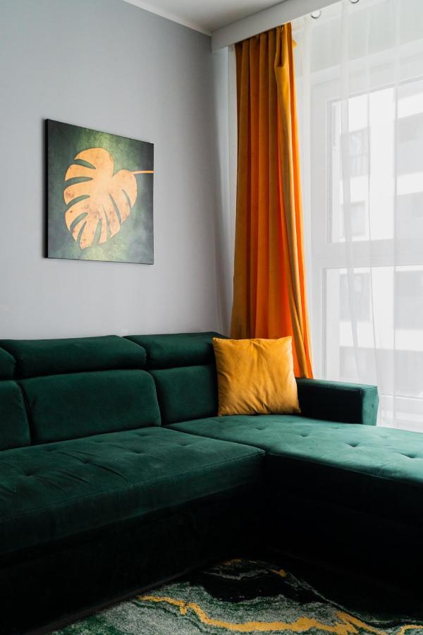 Uroczy Apartament Obok Sky Towera Apartment Wroclaw Exterior photo